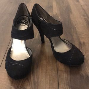 Black Pumps with Ankle Strap